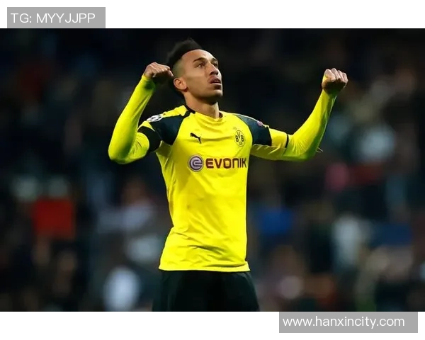 当年辉煌巨星逐渐远去足球场见证球星衰落无奈旅程