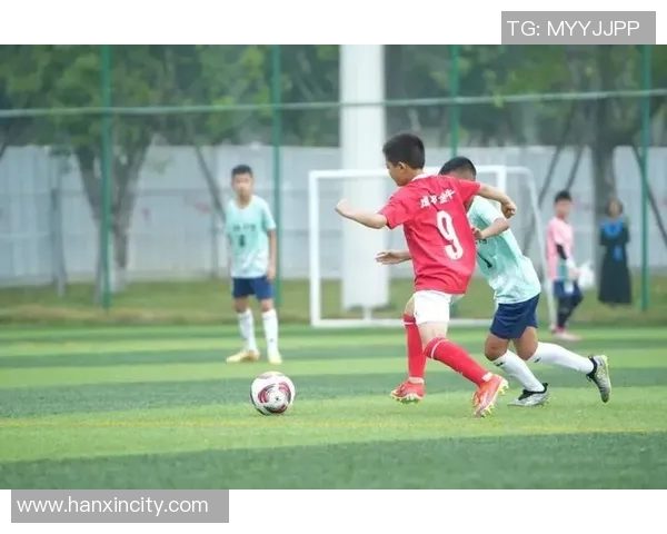 绿茵传奇巨星闪耀赛场激情瞬间定格永恒魅力