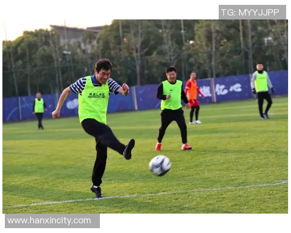 黄喜灿球场表现引关注 解析他穿着的足球鞋技术与设计特点